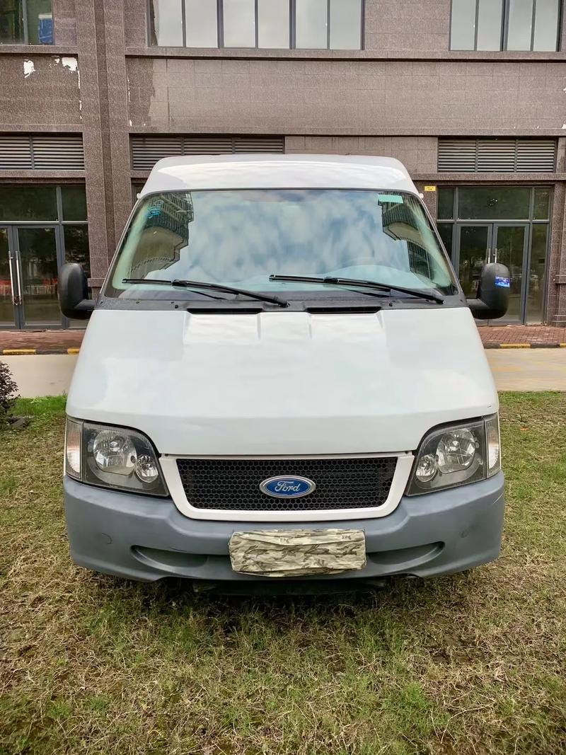 江铃全顺9座柴油版(江铃全顺6座柴油报价 短轴)