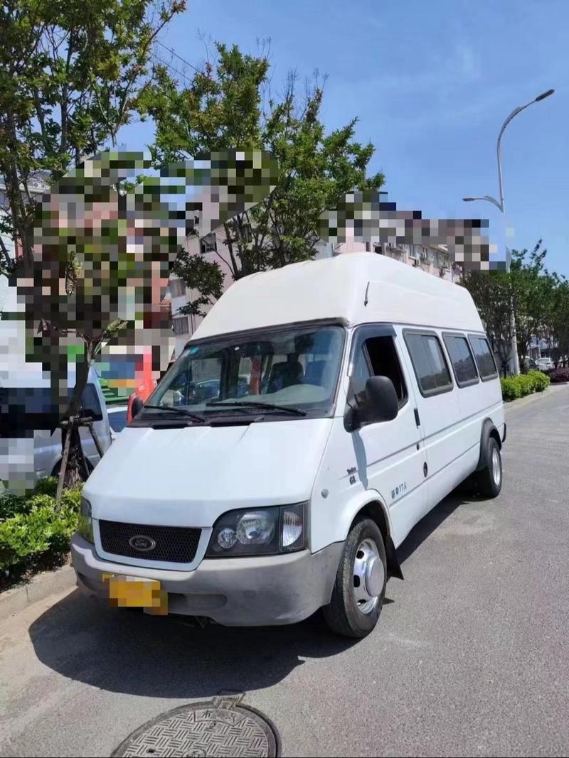 福特17座客车 福特15座客车