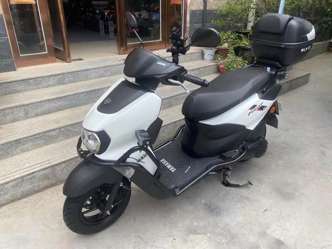 雅马哈摩托车图片大全(雅马哈的摩托车图片及价格查询)