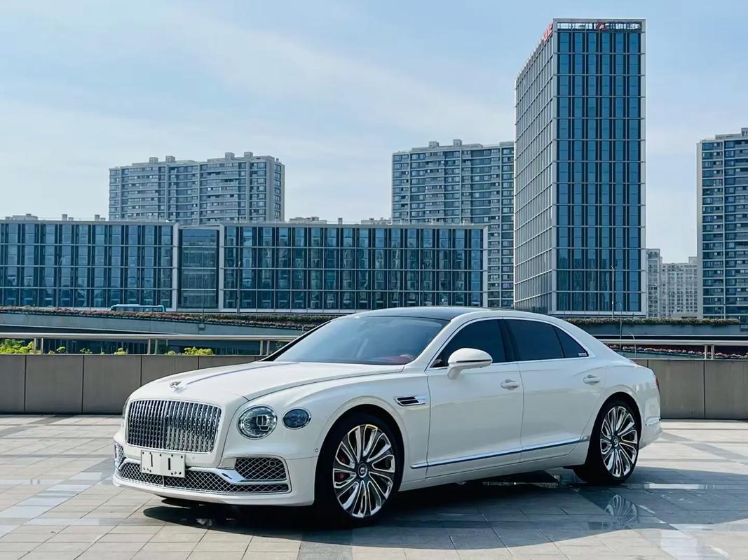 宾利飞驰22款／宾利飞驰22款颜色