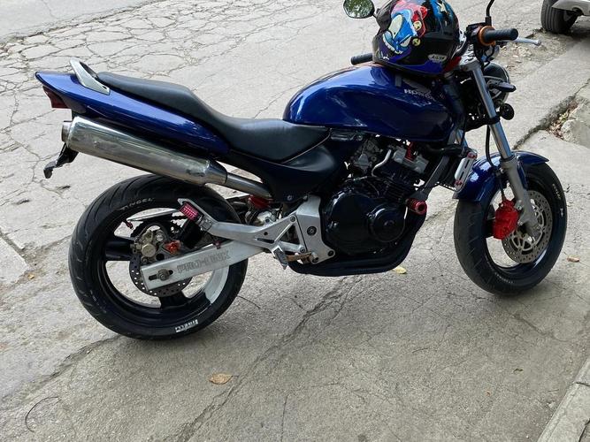 本田小黄蜂400报价(本田小黄蜂2019款)