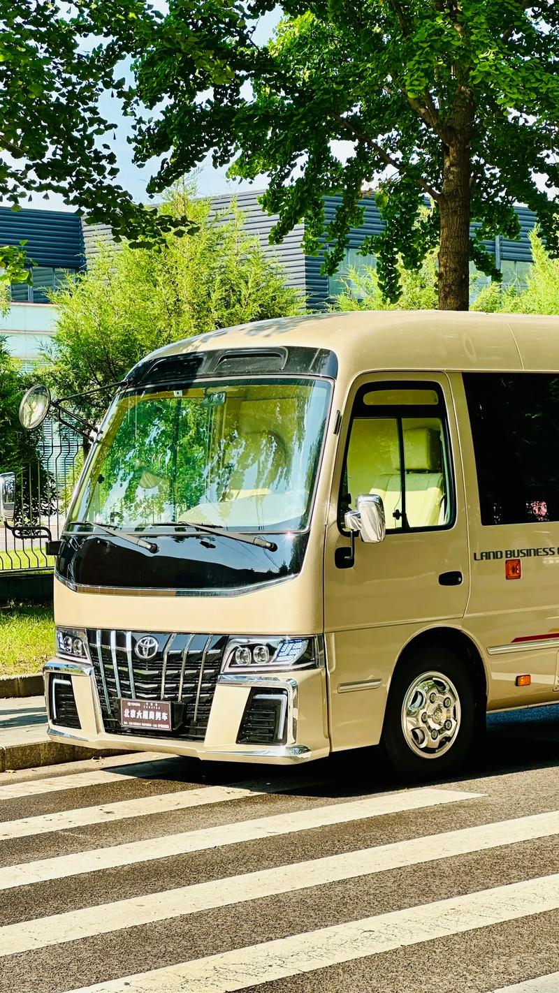 考斯特一般多少座(考斯特最少多少座)