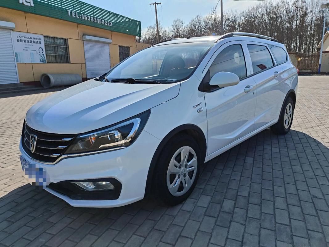 宝骏310w手动挡报价及图片(宝骏310w手动豪华型车价)