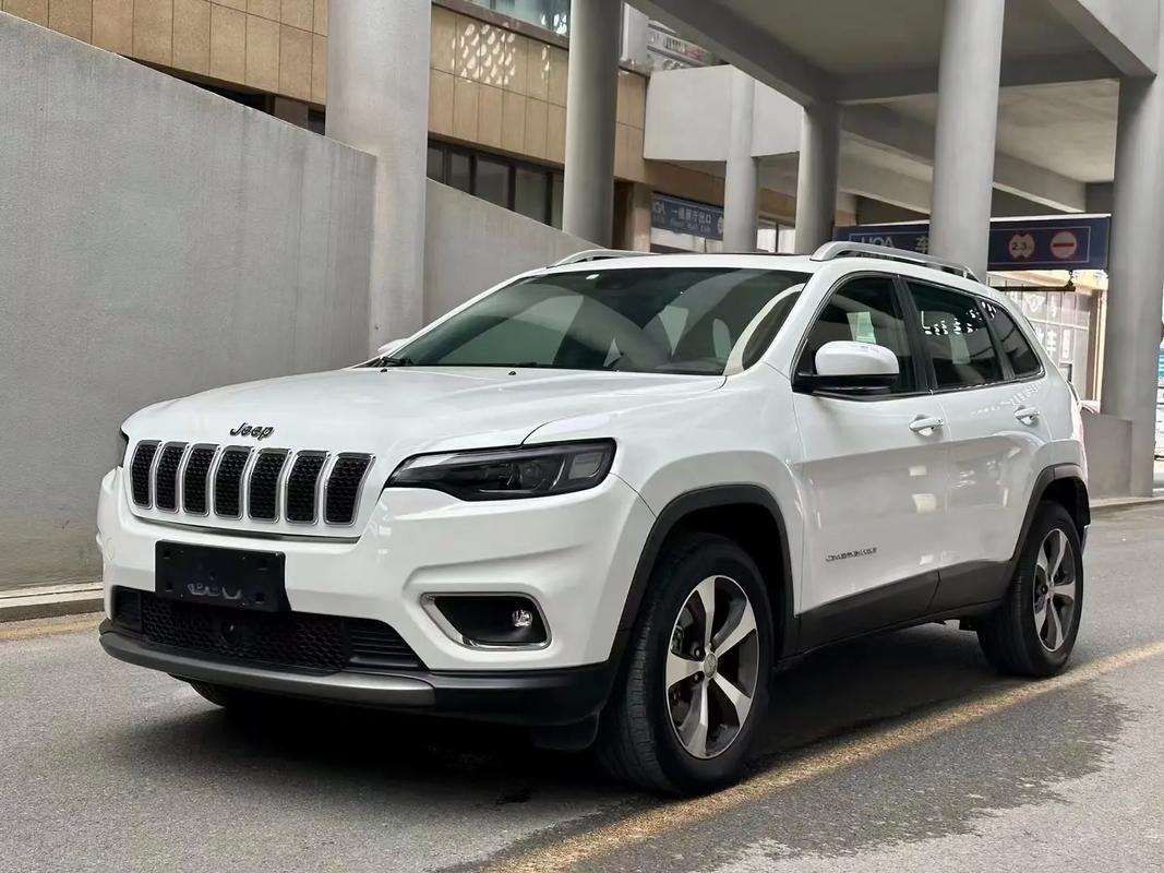 自由光jeep图片,jeep自由光2019款图片