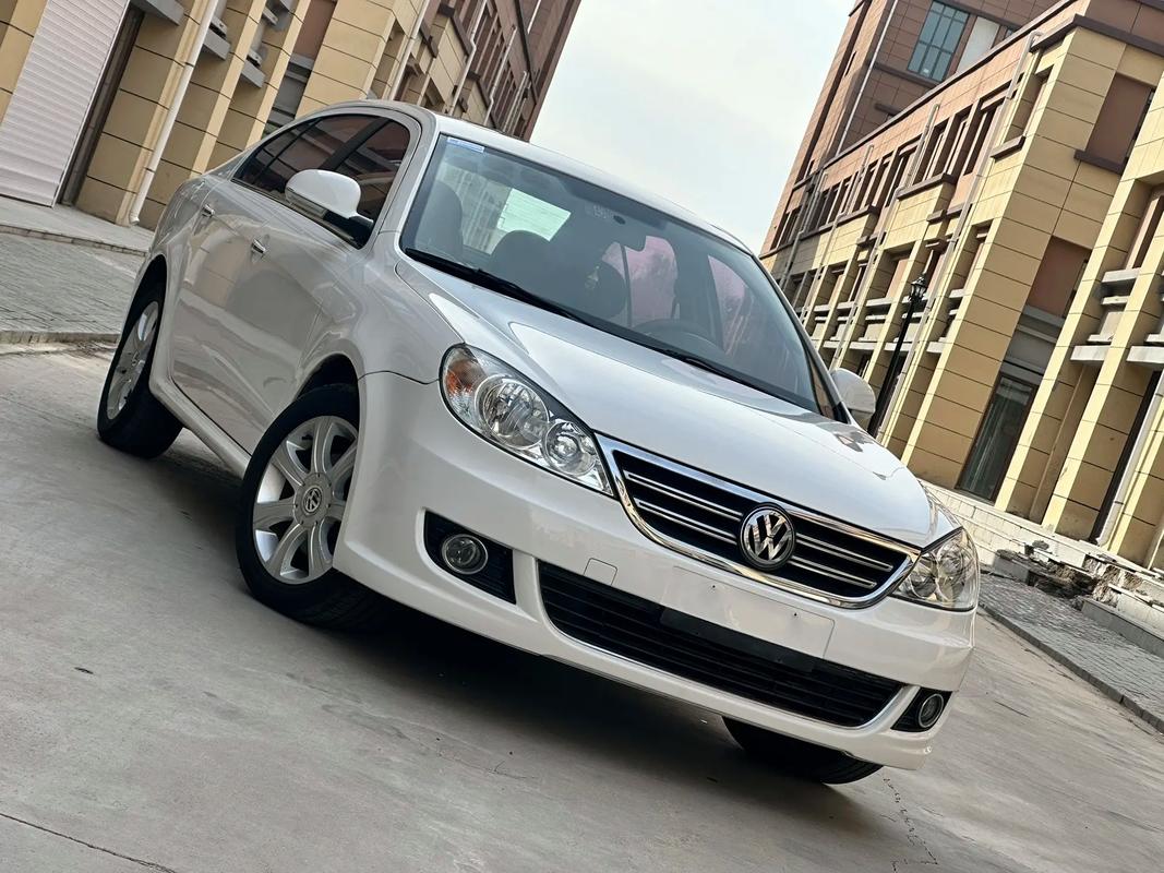 12年的大众朗逸值得买吗/12年的大众朗逸二手车卖多少钱