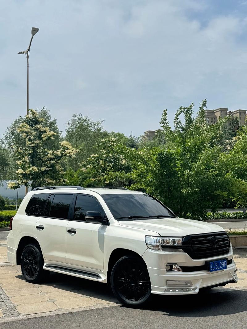 【2015款中东丐版兰德酷路泽,中东版兰德酷路泽v6多少钱】